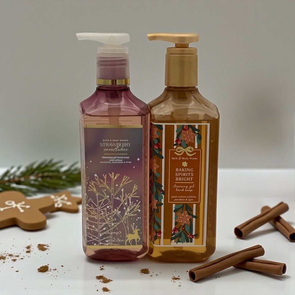 Bath & Body Works Strawberry Snowflakes and Baking Spirits Bright Hand Soaps NWT